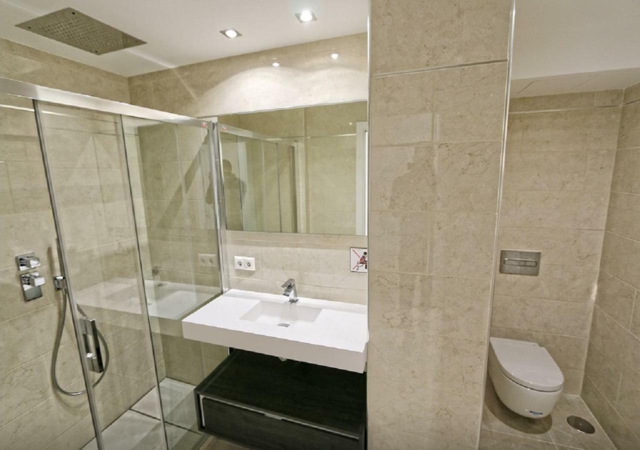 Beachfront Luxury Residence, Playas Del Duque, Puerto Banus, Marbella Kültér fotó